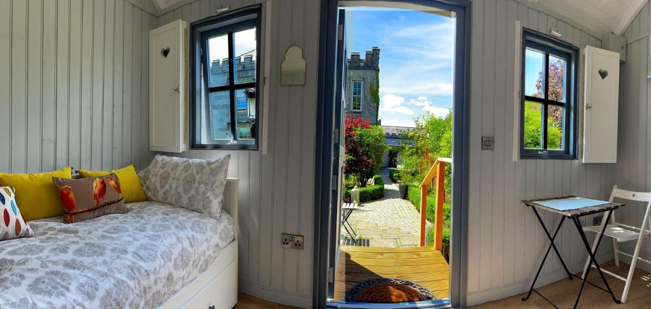 Holly Hut Shepherds Hut Jenkinstown Park Extérieur photo